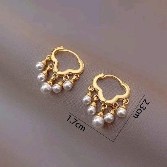 Gold pearl cloud earrings - Picture 4 of 4